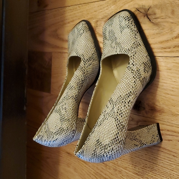 NEW YORK TRANSIT HEELS BLOCK 9 GATOR STYLE 4" NWOT - Picture 5 of 10